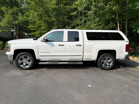Used 2014 Chevrolet Silverado 1500 LTZ Z71 w/ LTZ Plus Package AWD/4WD image 6