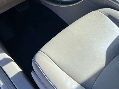 Used 2013 Toyota Highlander FWD image 11