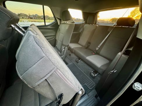 Used 2019 Chevrolet Traverse LS image 12