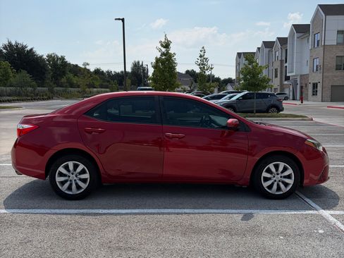Used 2016 Toyota Corolla LE FWD image 5