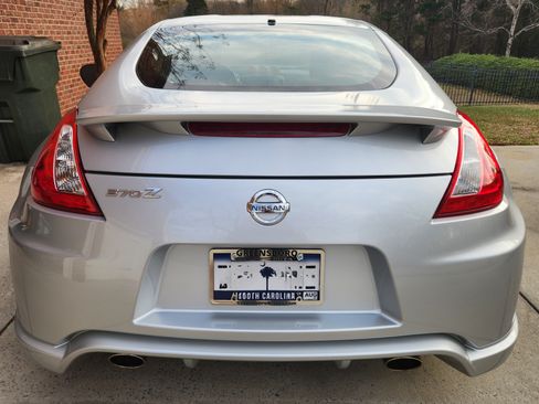 Used 2009 Nissan 370Z Touring w/ Sport Pkg image 6