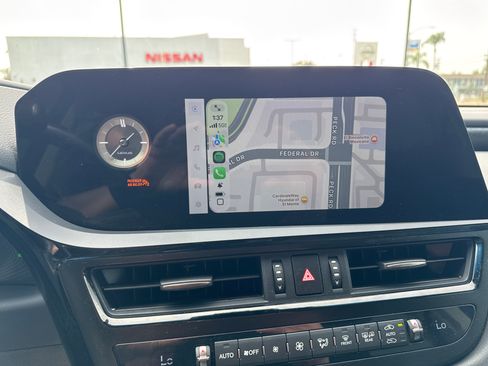 Used 2025 Lexus ES 350 w/ Premium Package image 8