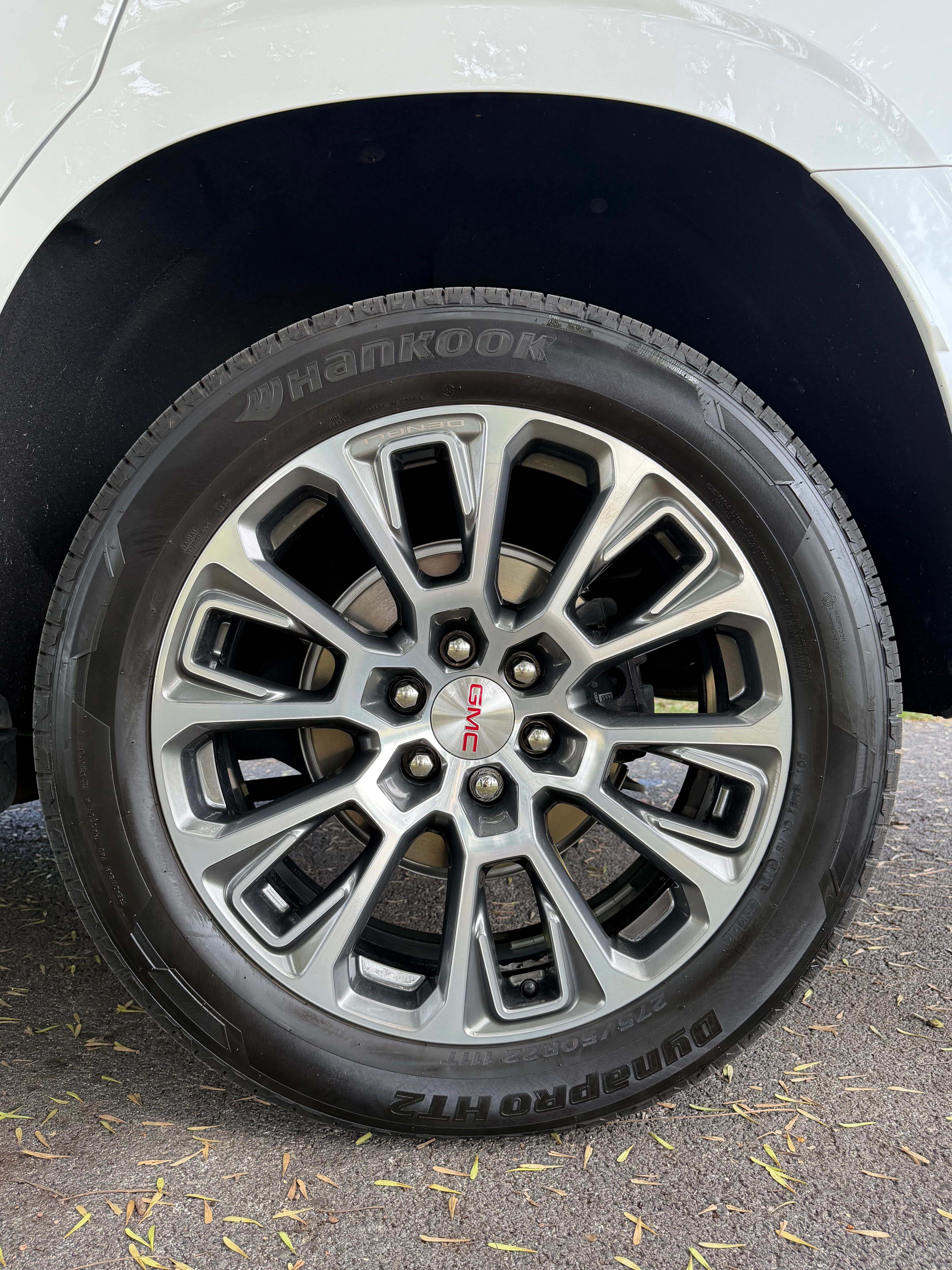 Used 2023 GMC Yukon Denali AWD/4WD image 12