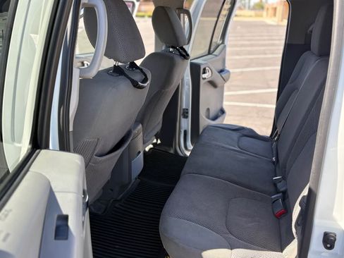 Used 2017 Nissan Frontier SV w/ SV Value Truck Package image 9