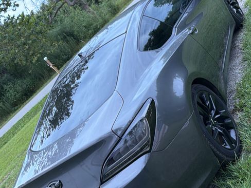 Used 2013 Hyundai Genesis 3.8 RWD image 4