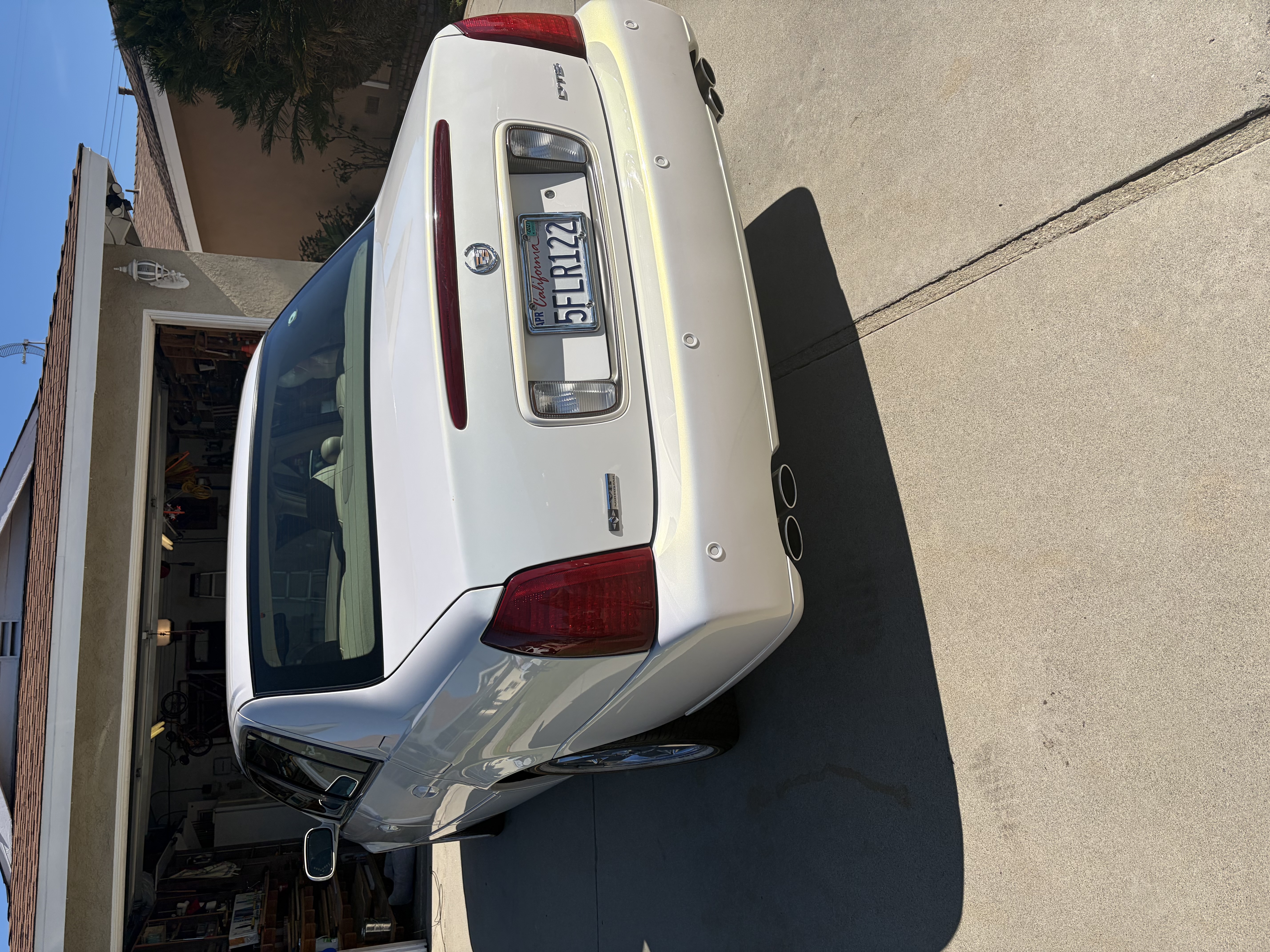 Used 2004 Cadillac De Ville DTS w/ Equipment Group FWD image 4