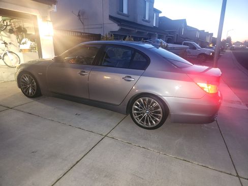 Used 2007 BMW 550i Sedan image 8