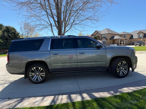 Used 2019 GMC Yukon XL Denali w/ Denali Ultimate Package image 4
