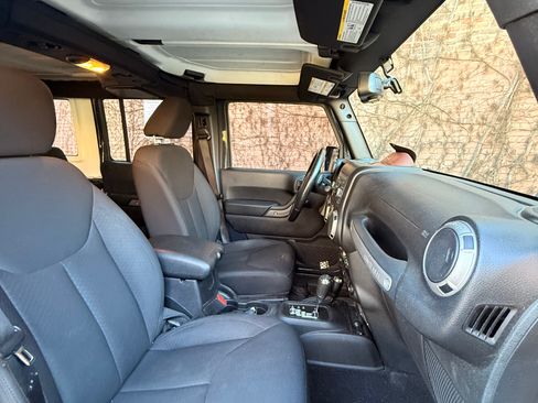 Used 2017 Jeep Wrangler Unlimited Sport w/ Quick Order Package 24S image 12