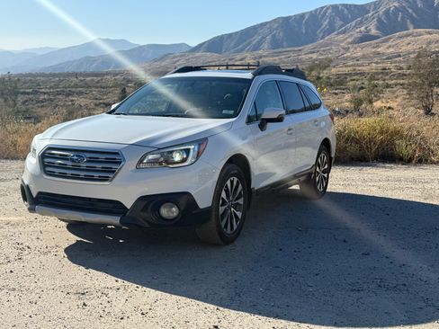 Used 2017 Subaru Outback 3.6R Limited AWD/4WD image 2
