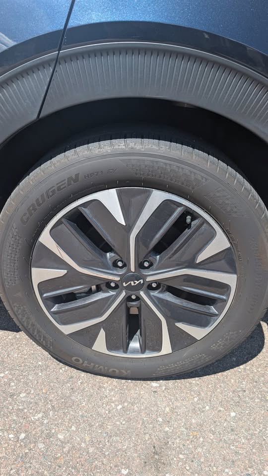 Used 2024 Kia EV6 Light AWD/4WD image 11
