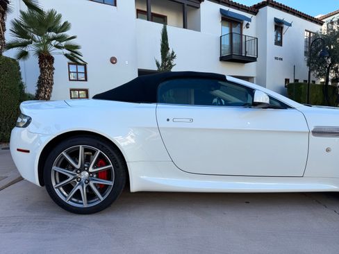 Used 2013 Aston Martin V8 Vantage Roadster image 11