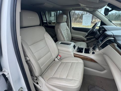 Used 2020 GMC Yukon XL Denali w/ Open Road Package image 13