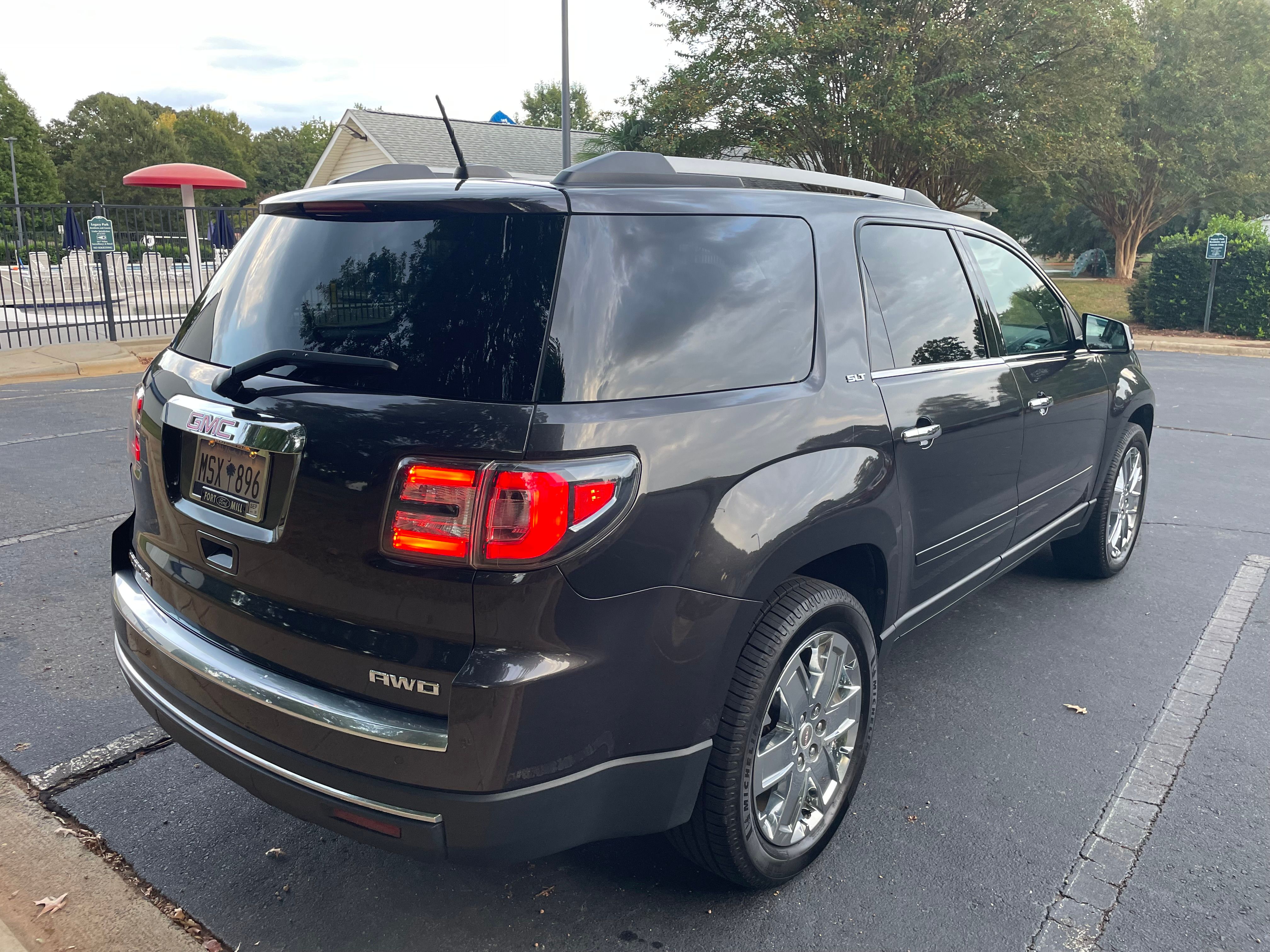 Used 2017 GMC Acadia Limited SLT AWD/4WD image 8