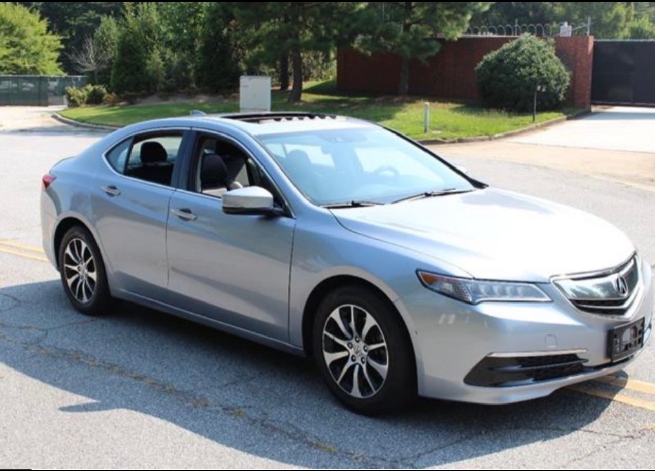 Used 2016 Acura TLX w/ Technology Package FWD image 1
