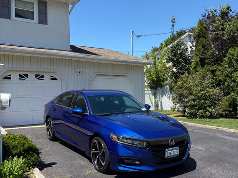 Used 2018 Honda Accord Sport image 1