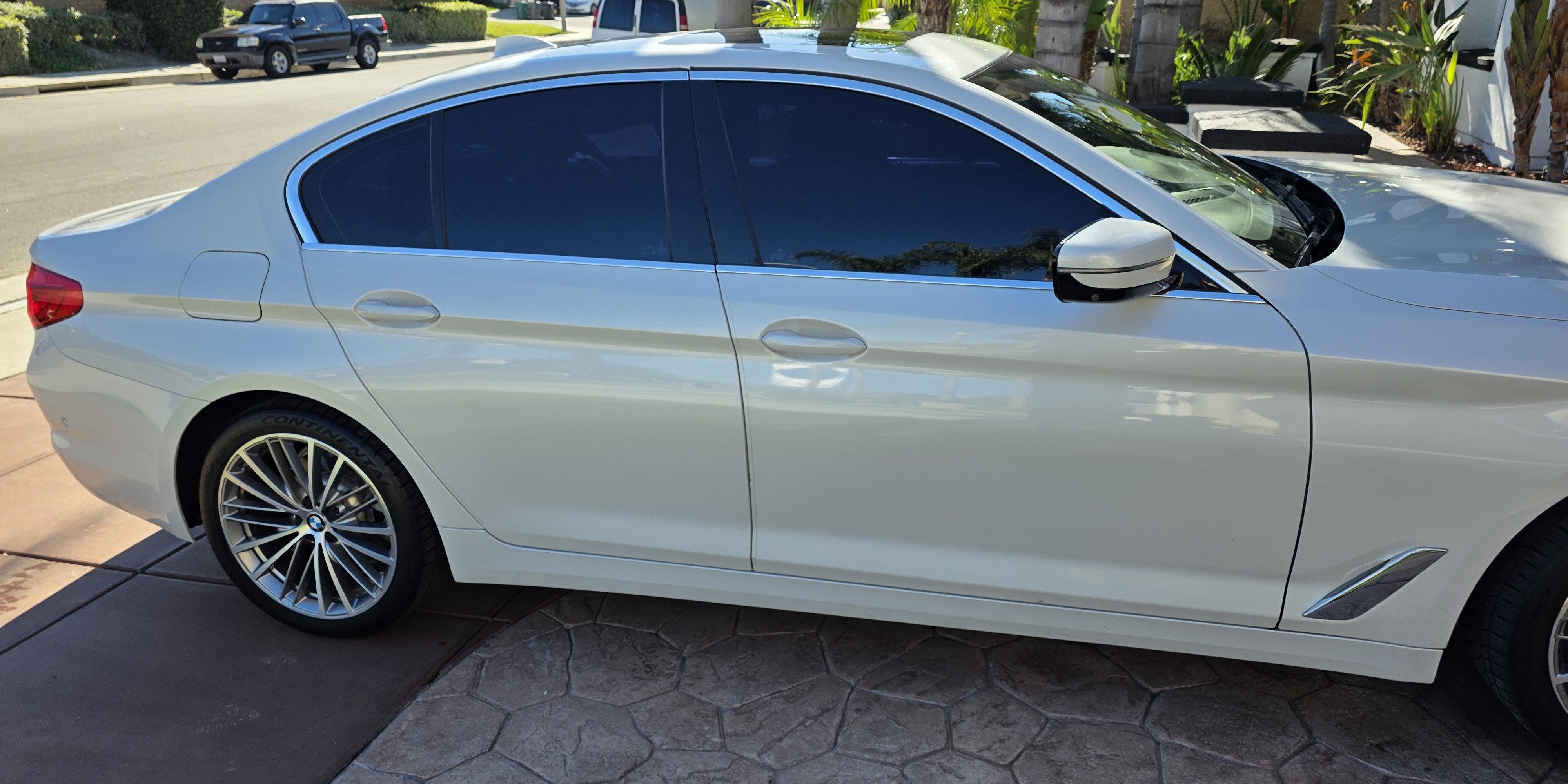 Used 2019 BMW 530i w/ Convenience Package RWD image 6