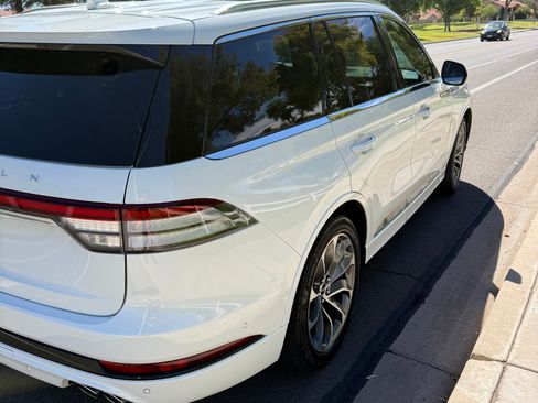 Used 2020 Lincoln Aviator Grand Touring w/ Equipment Group 302A AWD/4WD image 6