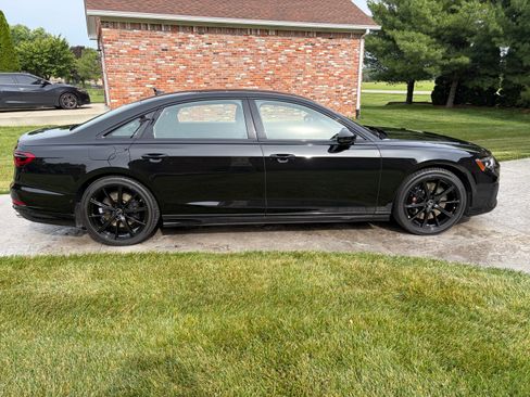 Used 2024 Audi S8 AWD/4WD image 6