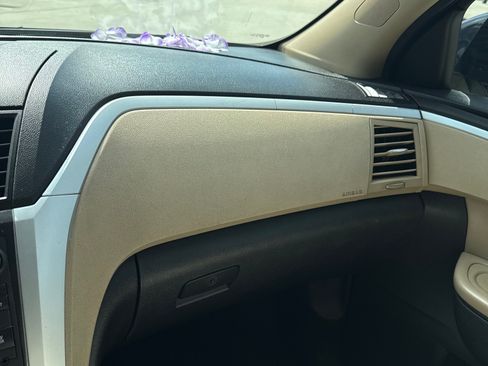 Used 2011 Chevrolet Traverse LTZ image 12