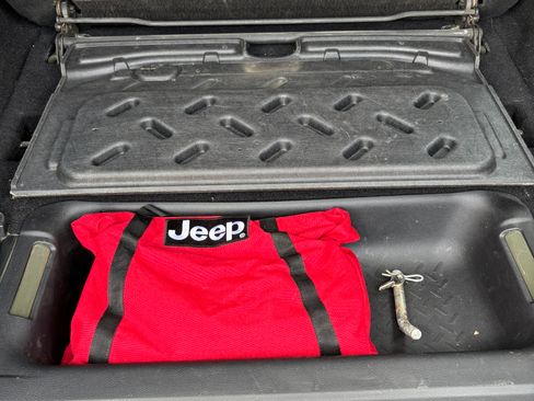 Used 2015 Jeep Wrangler Sport AWD/4WD image 19