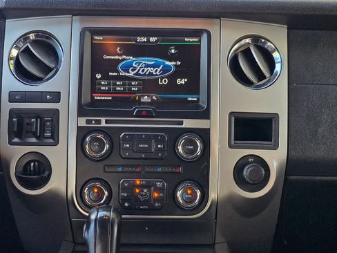 Used 2015 Ford Expedition EL XLT w/ Equipment Group 202A image 13