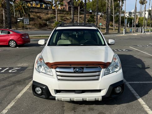 Used 2014 Subaru Outback 2.5i Limited w/ Moonroof Package AWD/4WD image 5