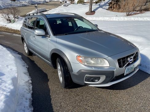 Used 2010 Volvo XC70 3.2 image 1