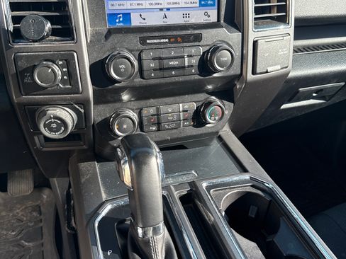 Used 2019 Ford F150 XLT w/ Equipment Group 302A Luxury image 4