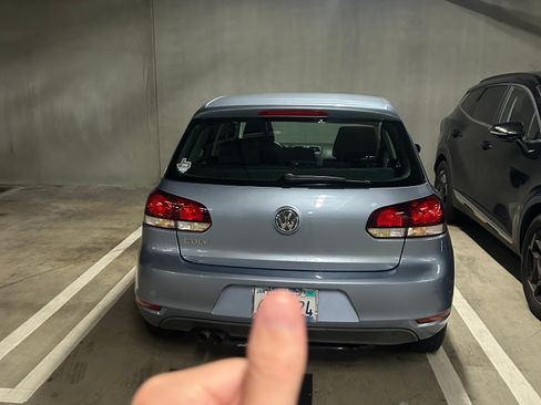 Used 2011 Volkswagen Golf 4-Door FWD image 6