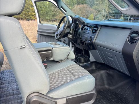 Used 2011 Ford F250 XL w/ XL Value Pkg image 11