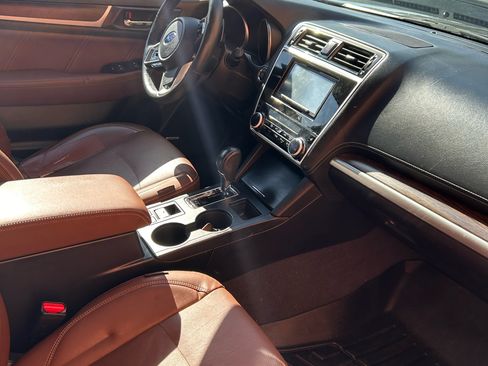 Used 2018 Subaru Outback 3.6R Touring image 18