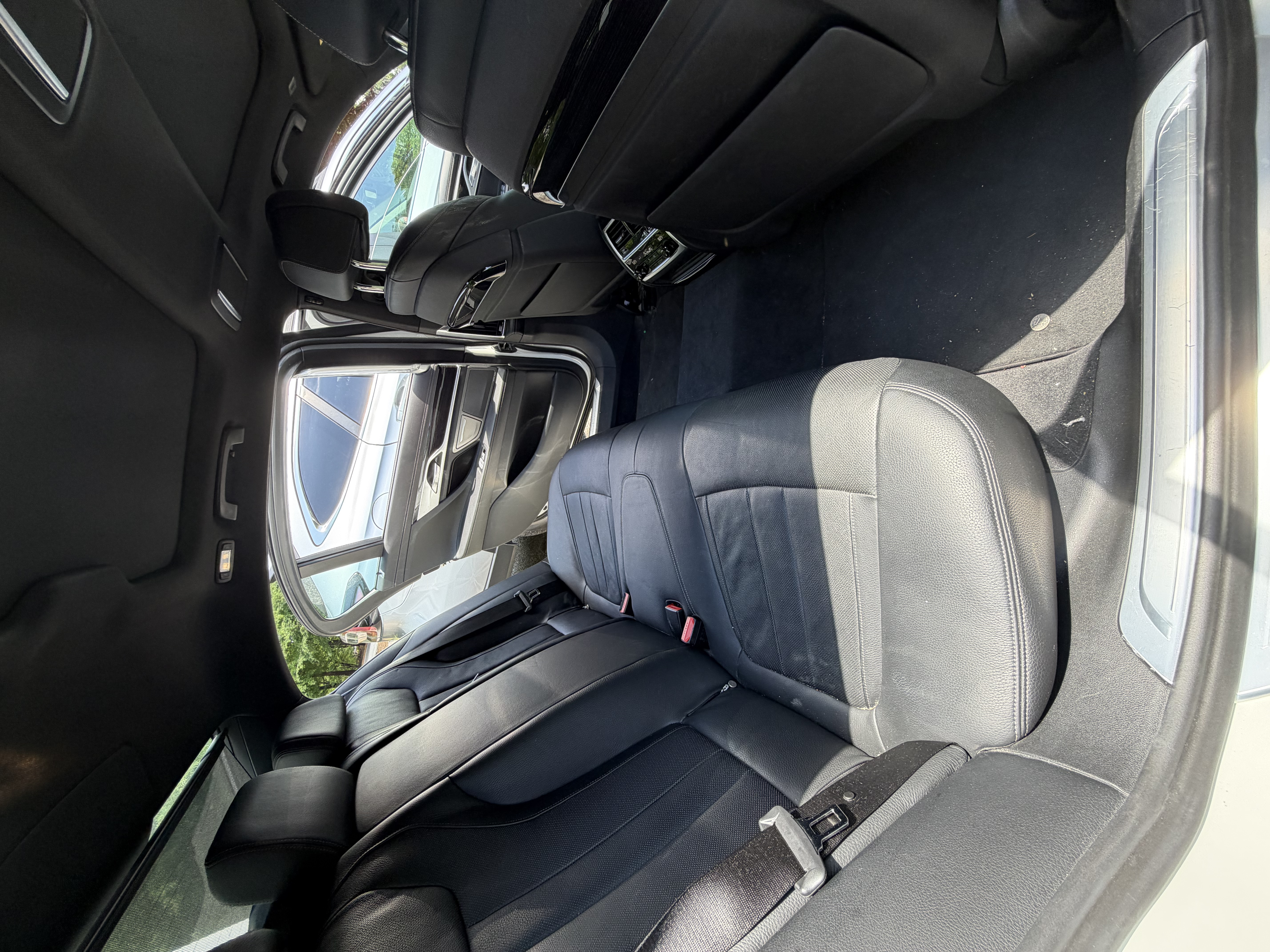 Used 2019 BMW 740i w/ Executive Package RWD image 9