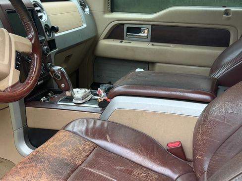 Used 2014 Ford F150 King Ranch w/ King Ranch Luxury Package AWD/4WD image 4