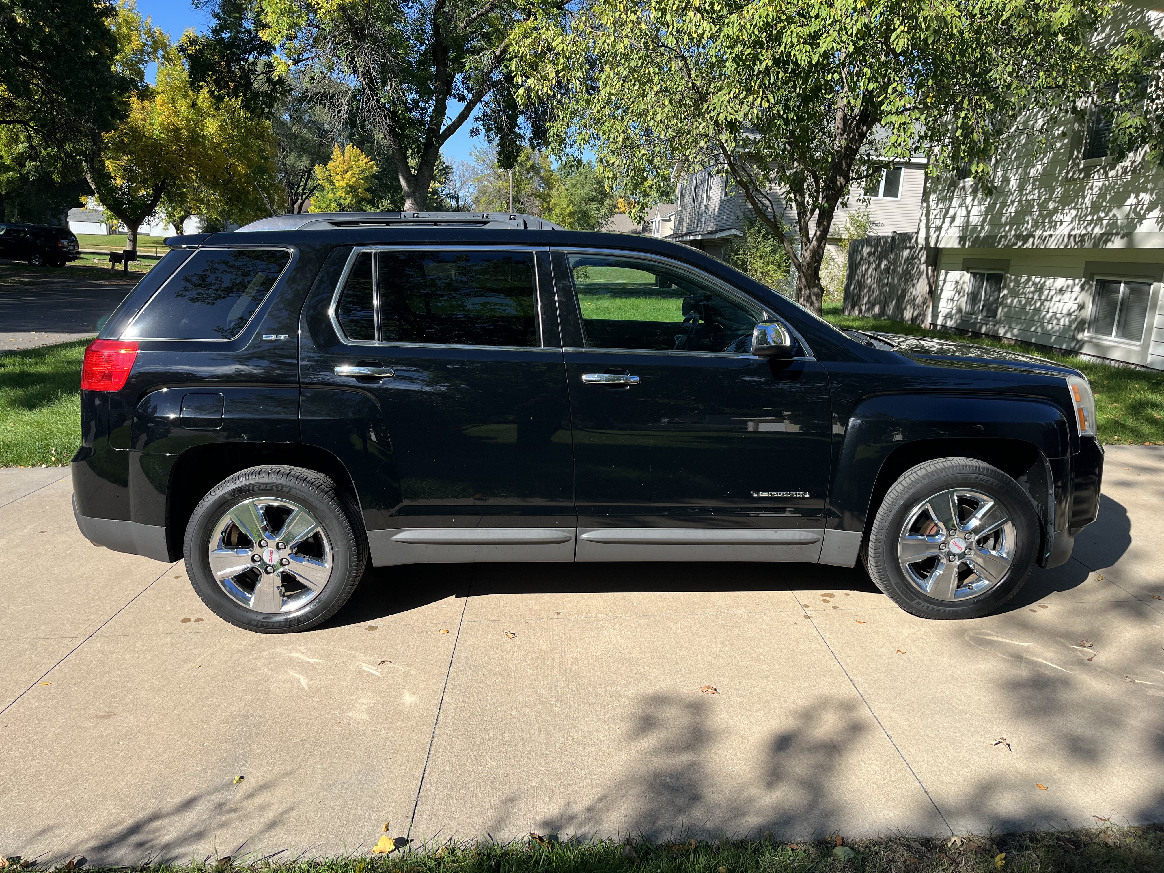 Used 2015 GMC Terrain SLT w/ Chrome Edition AWD/4WD image 2