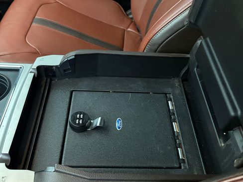 Used 2019 Ford F450 King Ranch w/ King Ranch Ultimate Package AWD/4WD image 10