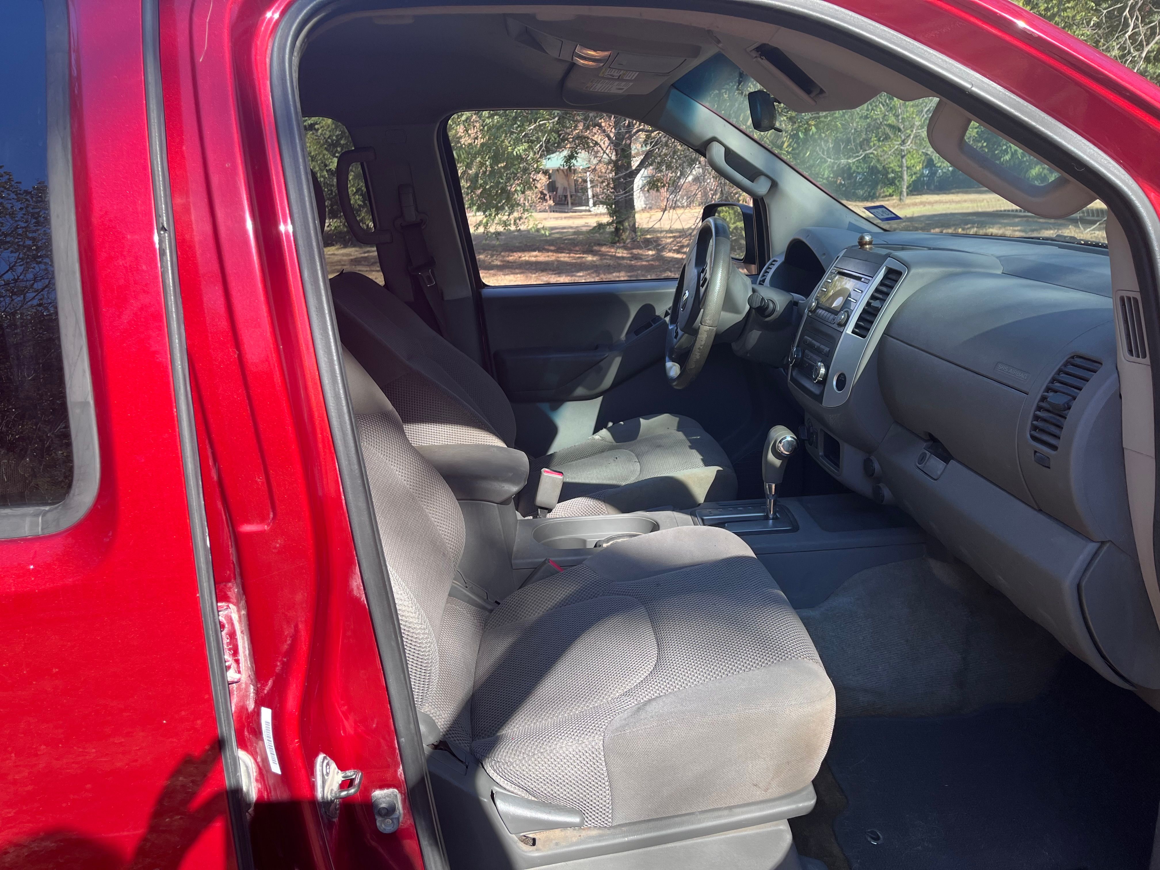 Used 2013 Nissan Frontier SV AWD/4WD image 1