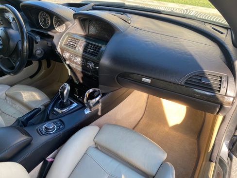 Used 2010 BMW 650i Convertible image 8