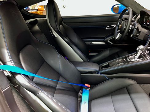 Used 2025 Porsche 718 Cayman GT4 image 29