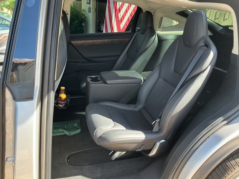 Used 2018 Tesla Model X 100D AWD/4WD image 9