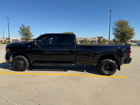 Used 2024 RAM 3500 Big Horn w/ Night Edition AWD/4WD image 11