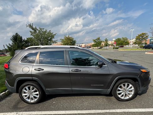 Used 2016 Jeep Cherokee Limited FWD image 4