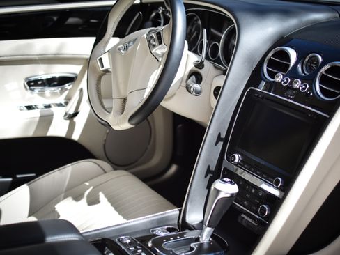 Used 2017 Bentley Flying Spur S V8 image 13