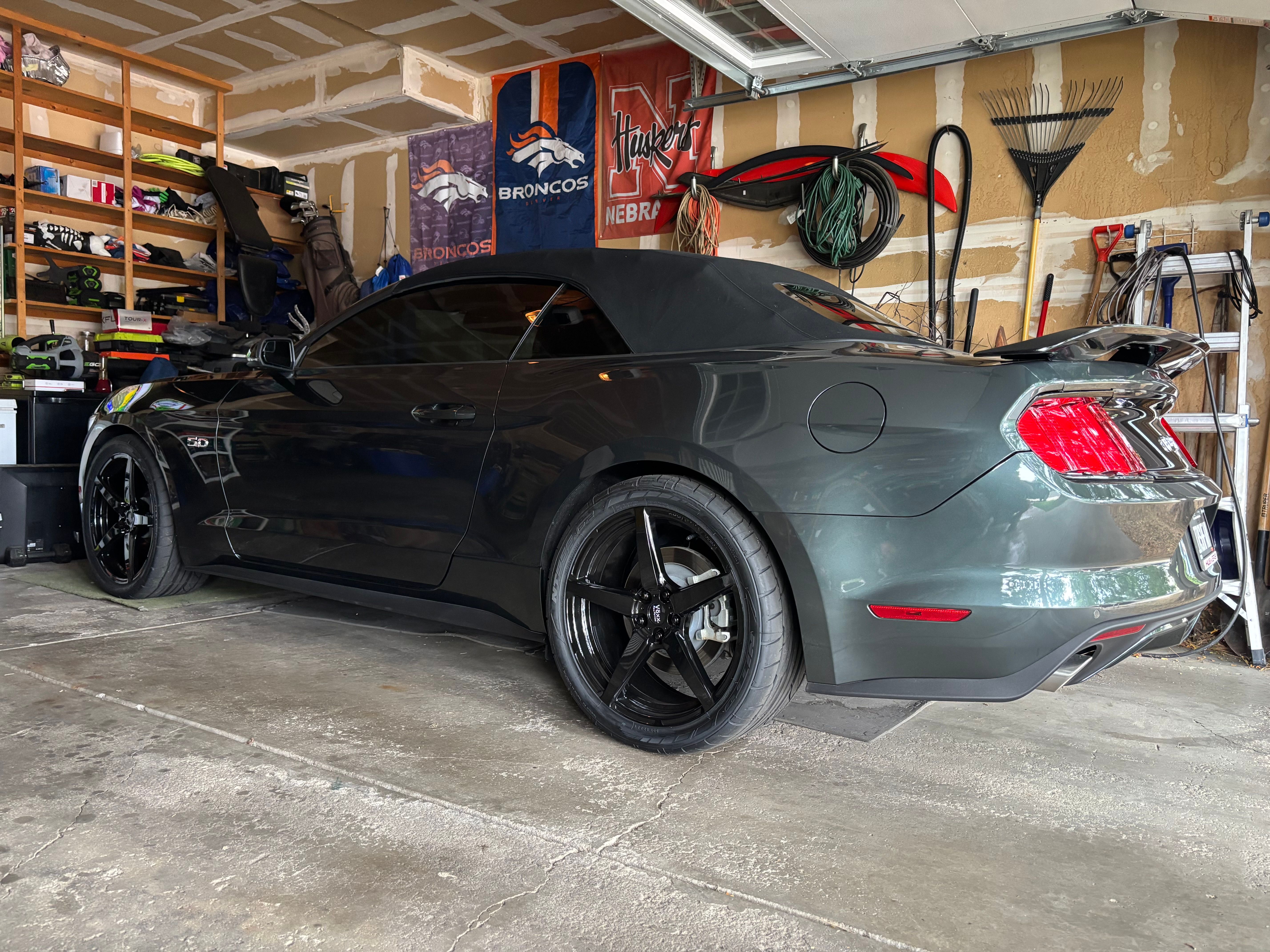 Used 2016 Ford Mustang GT Premium RWD image 10