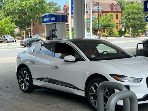 Used 2020 Jaguar I-PACE SE image 5