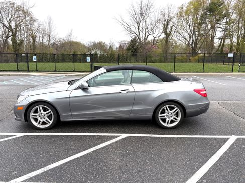 Used 2011 Mercedes-Benz E 350 Cabriolet image 4