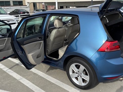 Used 2017 Volkswagen Golf Wolfsburg Edition image 29