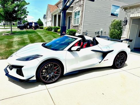 Used 2024 Chevrolet Corvette Z06 image 6