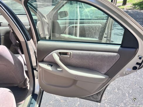 Used 1999 Toyota Camry LE w/ Value Pkg FWD image 20