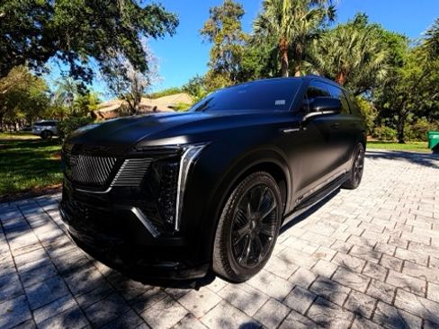 Used 2026 Cadillac Escalade IQL Luxury image 1